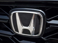 Engine: 2.0-litre 16 valve Direct Injection DOHC 4-cylinder L/100Km City: 6.0 L/100Km Hwy: 6.9 (image 8)