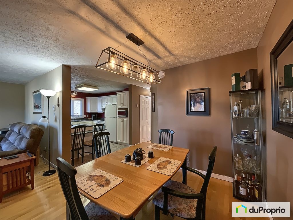 $279,900 - Condominium for sale in Sherbrooke (Jacques-Cartier) — photo 1