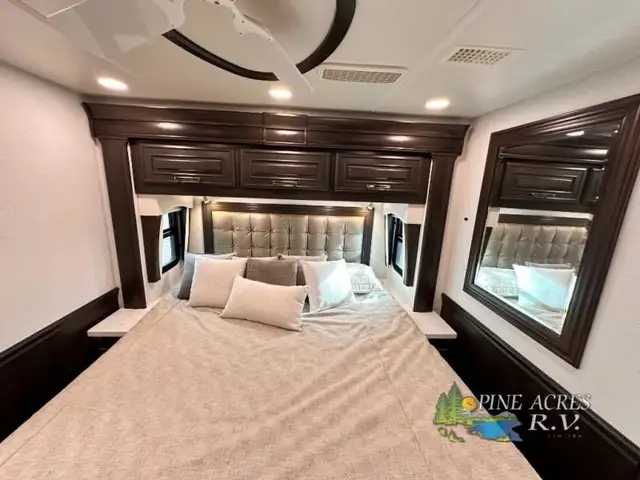 2024 Entegra Coach Anthem 44D 450 h.p. / 1250 ft-Lbs of Torque in RVs & Motorhomes in Moncton - Image 36