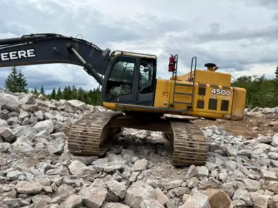 Good running Deere 450D, local machine. Coming from a good home. Full history available.. Call Huma...