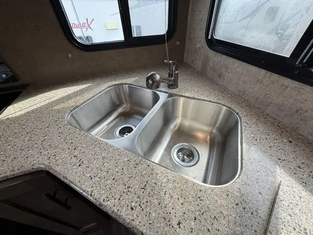 2019 ,Outdoors RV,Timber Ridge 24RKS in Travel Trailers & Campers in Kamloops - Image 12
