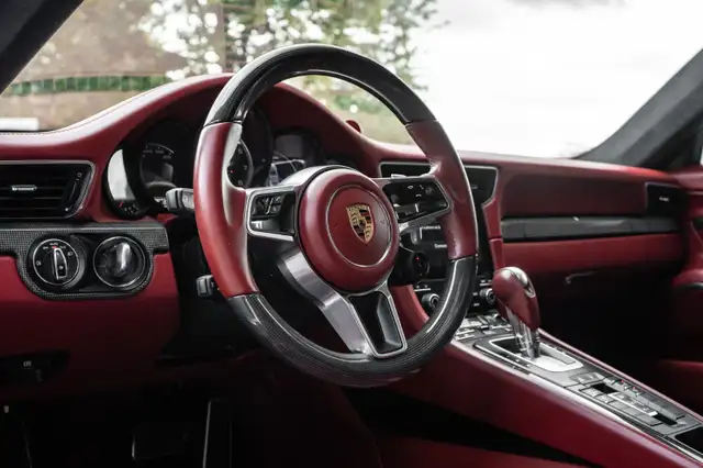 2017 Porsche 9115565647876220723210