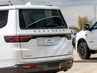 Welcome to 400 Chrysler Dodge Jeep Ram. WHEELS: 22 X 9.0 ALUMINUM,GLOBAL BLK W/GLOBAL BLK NAPPA LEAT... (image 6)