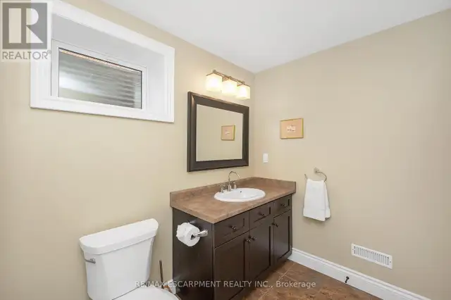 1354 EDGEWARE ROAD Oakville (FA Falgarwood), Ontario in Houses for Sale in Oakville / Halton Region - Image 35