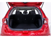 Le Hyundai Venue 2022 est un véhicule compact et polyvalent qui se distingue par son style urbain, s... (image 8)