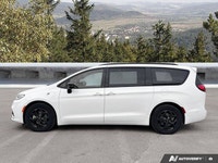 Welcome to Moncton Chrysler Jeep Dodge. Only 977 Miles! This Chrysler Pacifica Hybrid boasts a Gas/E... (image 1)