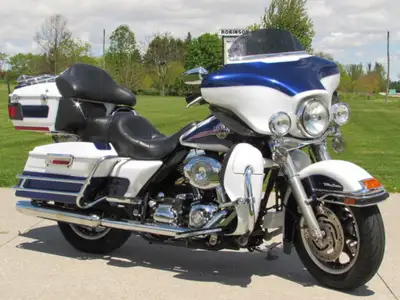 This Sharp 2007 Ultra Classic is a really nice machine! It has a great set of Dunlop Elite 4 tires,...