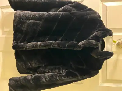 Girls faux fur coat (size 12), View more