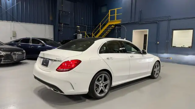 2015 Mercedes-Benz C-Class C300, Accident Free, Amg Pkg, Sunroof in Cars & Trucks in Oakville / Halton Region - Image 4