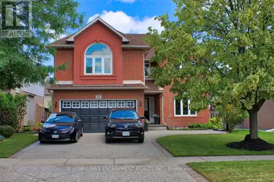 15 MOORLAND CRESCENT Hamilton (Ancaster), Ontario