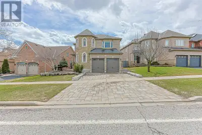 Prestigious Jefferson Community on a premium lot. 5+1 Bdrms, walk-in organized closets | 5 Baths, tw...