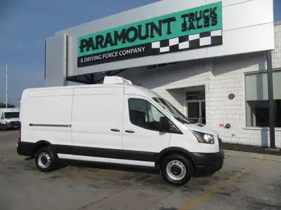 V6 GAS ENGINE, AUTO TRANS, A/C, AM/FM STEREO WITH BLUETOOTH, BACKUP CAMERA, BUCKET SEATS WITH ARMRES...