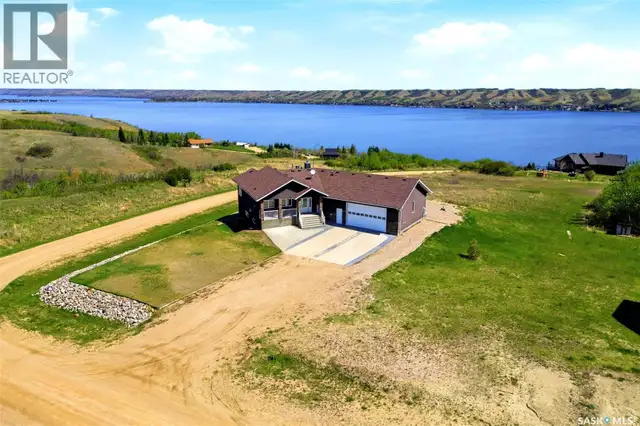701 Saskatoon DRIVE Katepwa Beach, Saskatchewan in Houses for Sale in Regina - Image 2