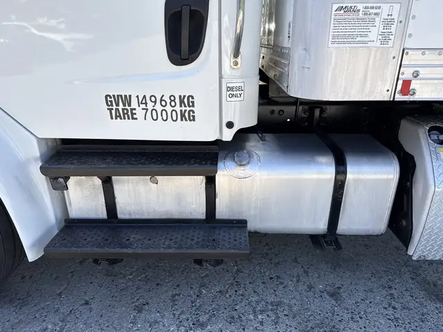 2015 Freightliner M2 106 24 Foot Hydraulic Brake Cube Van with P in Heavy Trucks in City of Toronto - Image 12