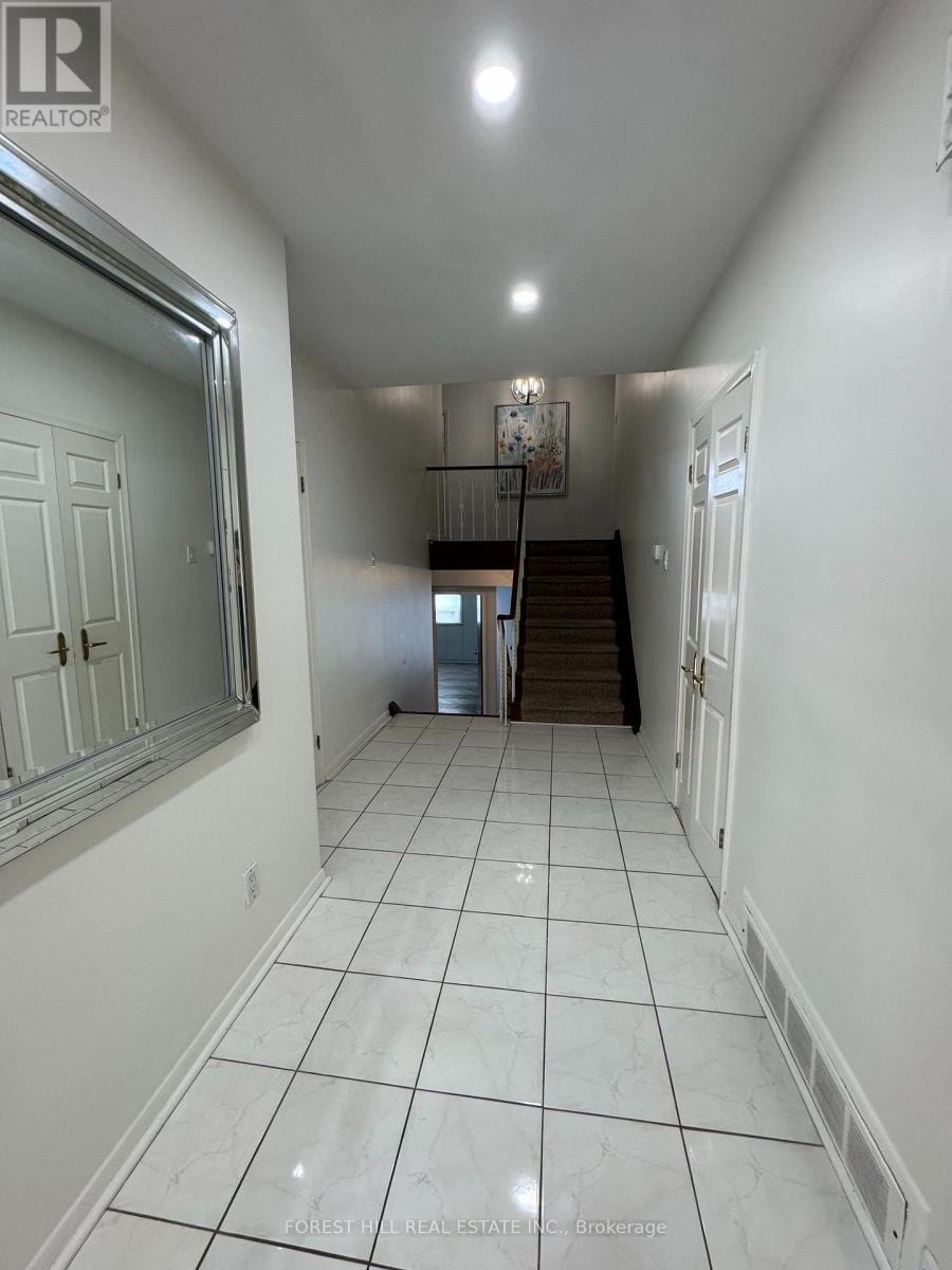 3 TOKAY COURT Toronto (Bathurst Manor), Ontario 4
