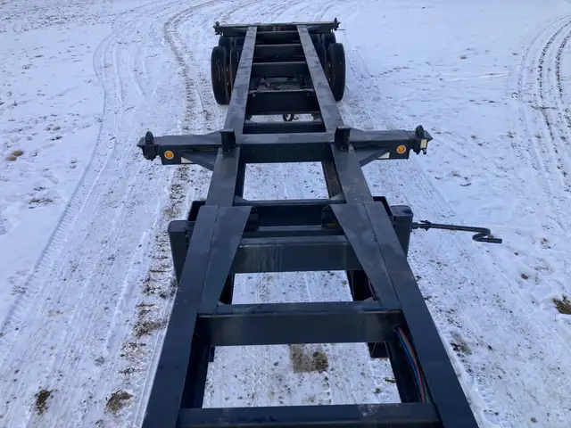 2006 Hyundai Container Chassis / 20 ft container pins in Heavy Equipment in Laval / North Shore - Image 22
