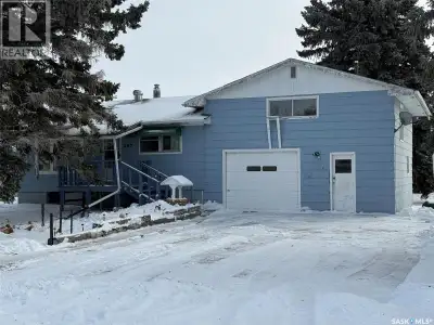 Welcome to Francis, SK. This raised bungalow offers roughly 1,200 sq ft of living space set on a lar...