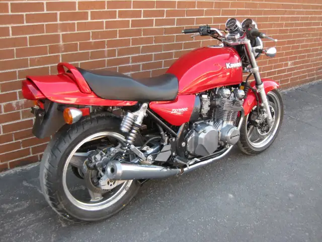 1992 KAWASAKI ZEPHYR 750 in Street, Cruisers & Choppers in City of Toronto - Image 12