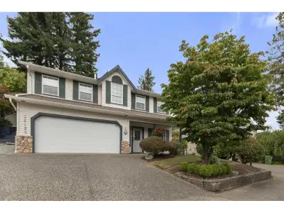 Your search has ended! Well maintained 5 bedroom plus den home in desirable East Abbotsford, just mi...
