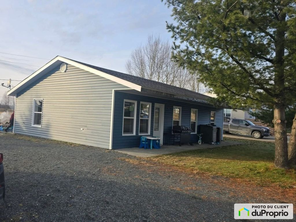 $295,000 - Bungalow for sale in St-Félix-de-Dalquier — photo 1