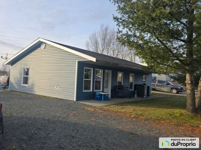 $295,000 - Bungalow for sale in St-Félix-de-Dalquier — photo 1
