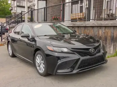 [163,564km AC / Tilt & Telescopic Steering / Power Windows-Mirrors-Locks-Keyless Entry / Cruise Cont...