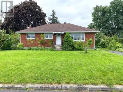 18 OAKWOOD AVENUE Ottawa, Ontario