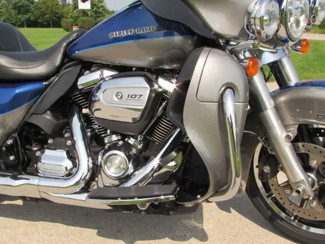 2017 Harley-Davidson FLHTK Electra Glide Ultra Limited Low New D in Sport Touring in Leamington - Image 11