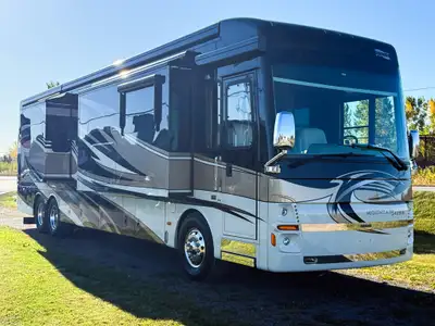 Consignation/Payez une seule taxe Superbe motorisé classe A 2013 Newmar Montain Aire Diesel 3 extens...
