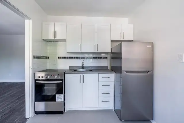 Mimico Estates - 2 Bedroom available at 2527 Lake Shore Blvd Wes in Long Term Rentals in Mississauga / Peel Region - Image 10