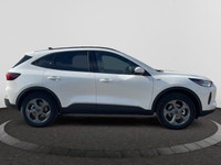 This Star White Metallic Tri-Coat Ford Escape SE is sleek, smart and more fun than ever! It has the... (image 5)