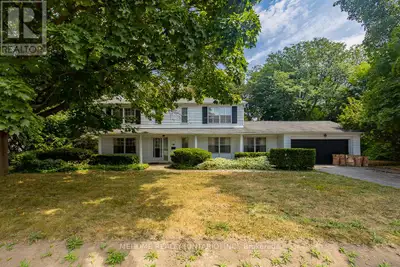 Welcome to 9 Laureleaf Rd! This Executive 2-Stry, W/ Large Principal Rms Has Everything! Lovingly Ma...