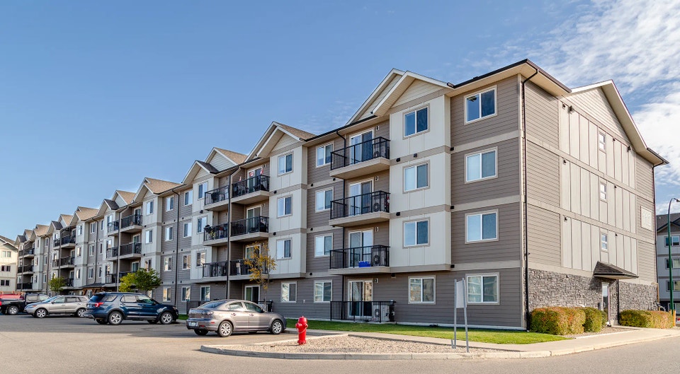 Pet-Friendly Two Bedroom One Bath with In-suite Laundry for Rent 2