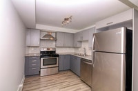 Renovated Akelius one bedroom apartment for rent. Located near Av. Barclay in the Cote-des-Neiges ne... (image 4)