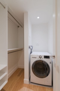 Renovated Akelius studio apartment for rent. Located near Sherbrooke in the Milton Park neighborhood... (image 5)