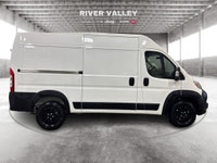 TRAILER SWAY CONTROL, ILLUMINATED ENTRY, REMOTE KEYLESS ENTRY, TRACTION CONTROL, ELECTRONIC STABILIT... (image 7)