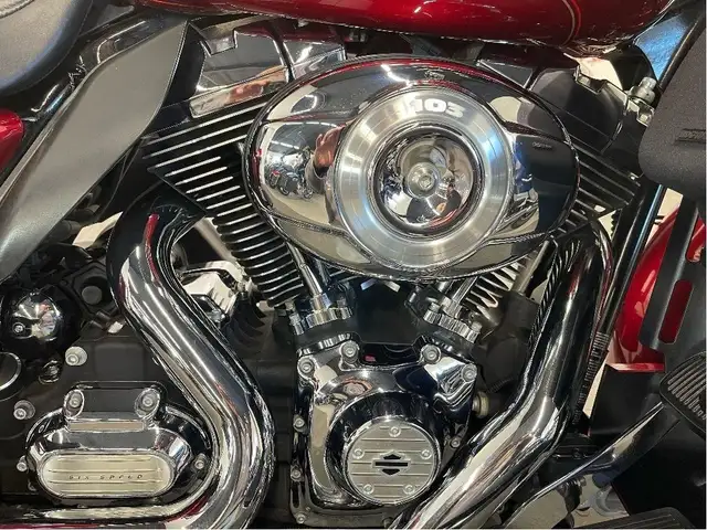 2013 Harley-Davidson Electra Glide Ultra Classic CANADIAN HARLEY in Sport Touring in North Bay - Image 13