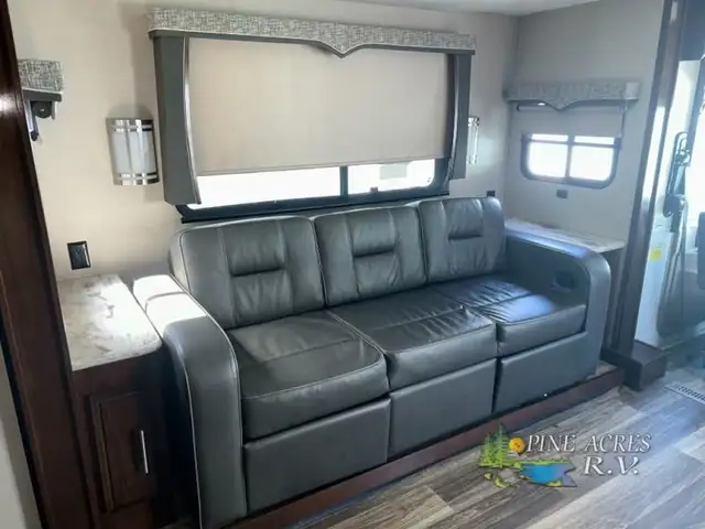 2018 Forest River RV Georgetown 7 Series 34P7 only 12 k Miles in RVs & Motorhomes in Moncton - Image 68