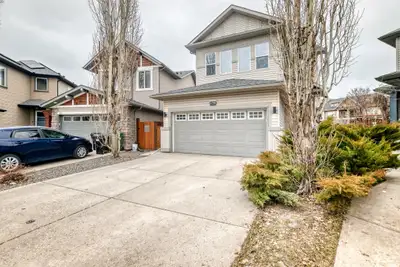 4 Bedroom | Finished Basement | Utilities & Internet Included!!! HOT TUB and A/C Immaculate 3+1 Bedr...