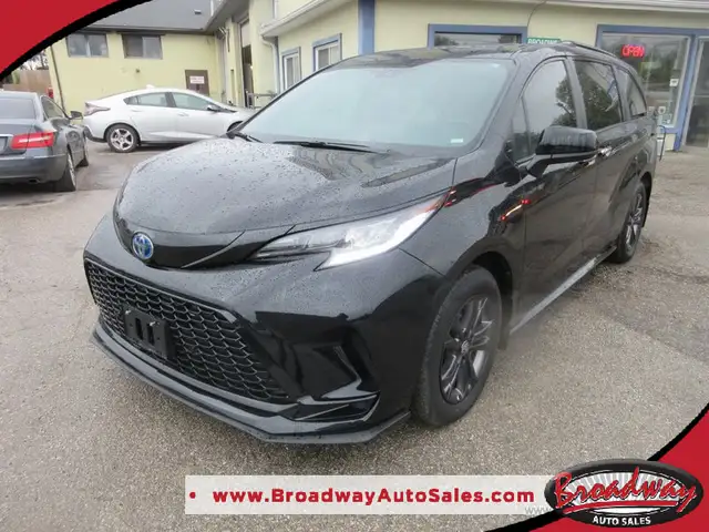 2025 Toyota Sienna FAMILY MOVING ALL-WHEEL DRIVE 7 PASSENGER 2.5