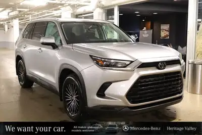 This Toyota Grand Highlander Hybrid has a strong Gas/Electric I-4 2.5 L/152 engine powering this Var...