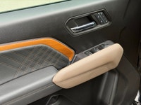 11.3 touch-screen w/google built in, Bose sound system, sunroof, adaptive cruise control, ProGrade T... (image 8)