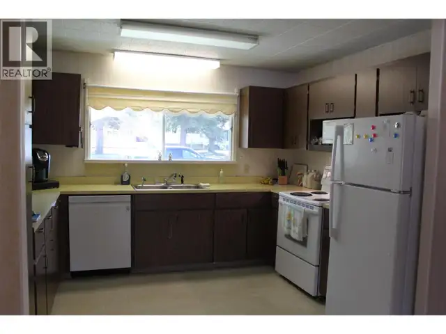 208 Maple Street Fauquier, British Columbia in Houses for Sale in Nelson - Image 7