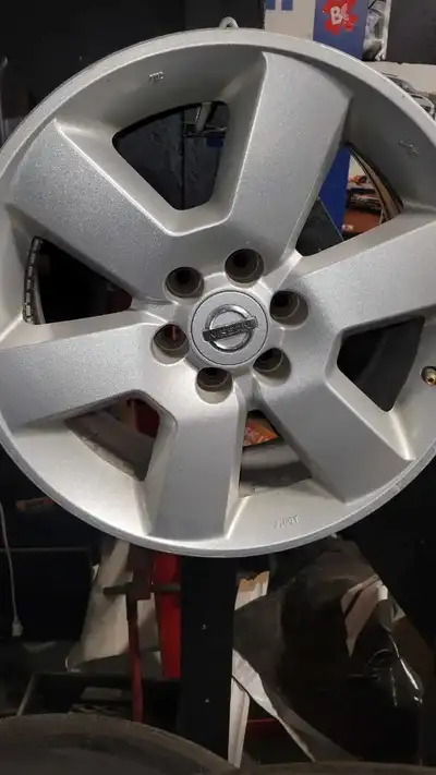 Wheels are in excellent shape and ready for winter or summer. Wheels will fit Nissan 6bolt small tru...