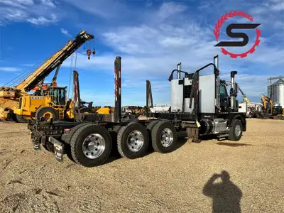 Almost new Headache Rack and Logging bunks with Scales. 9'6in. Was pulled off a 2022 Western Star. L...