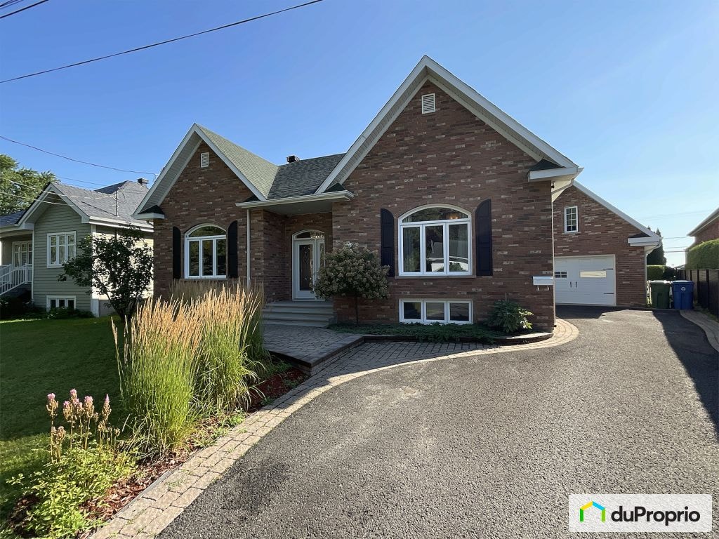$889,000 - Bungalow for sale in Chambly — photo 1