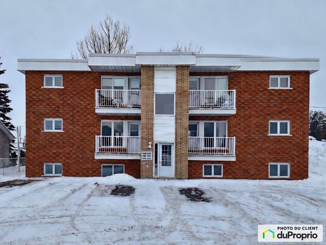 $949,000 - 6 units or more for sale in Acton Vale — photo 1