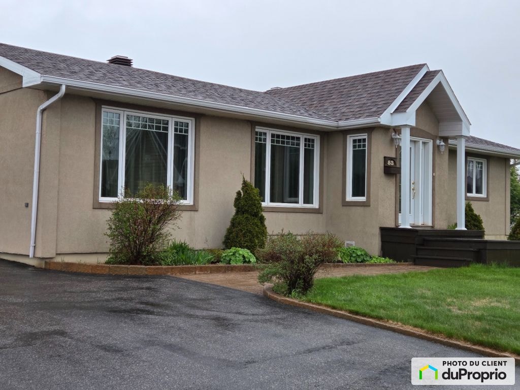$425,000 - Bungalow for sale in Sept-Iles — photo 1
