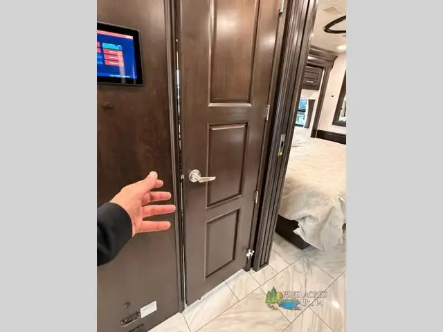 2024 Entegra Coach Anthem 44D 450 h.p. / 1250 ft-Lbs of Torque in RVs & Motorhomes in Moncton - Image 29