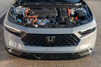 Trip Computer,Remote Engine Start,Power Passenger Seat,Heated Steering Wheel,Power Mirror(s),LED Hea... (image 7)